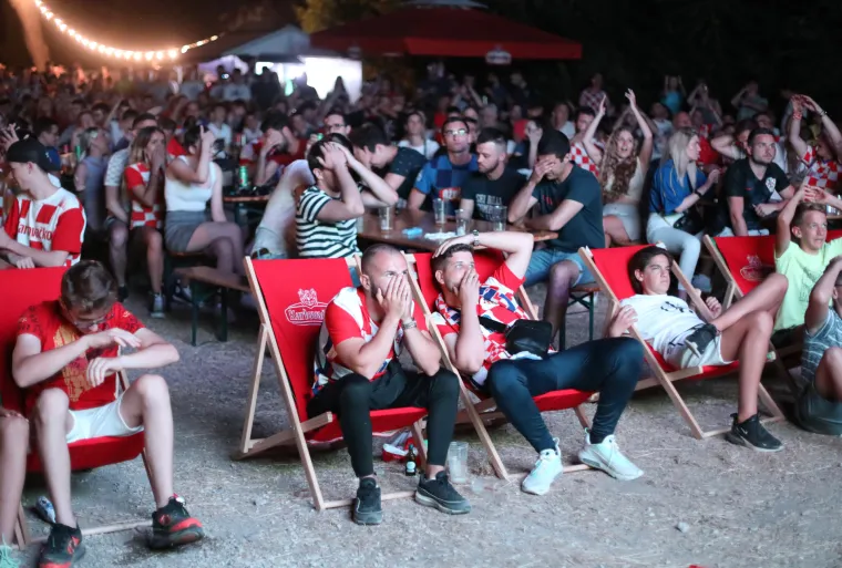 Ni&scaron;ta od Vatrenih na trgovima: Ovako smo ih pratili prije četiri godine na putu do srebra