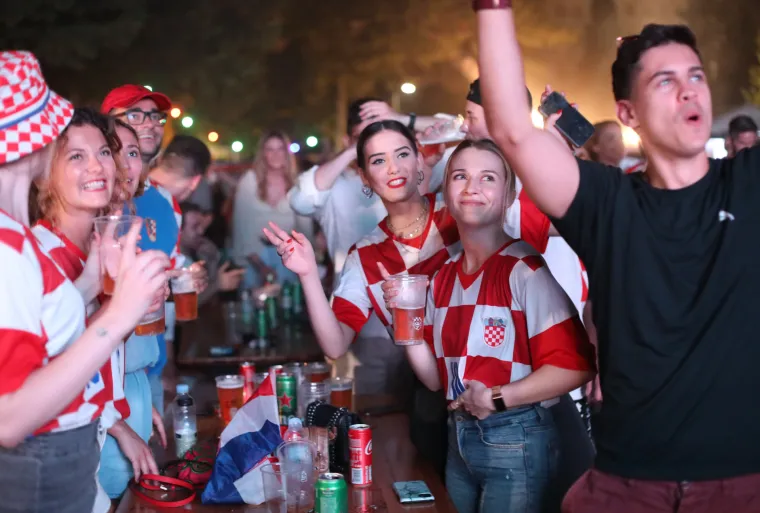 Ni&scaron;ta od Vatrenih na trgovima: Ovako smo ih pratili prije četiri godine na putu do srebra