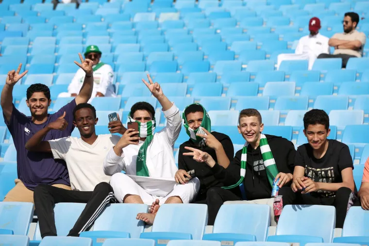 Prelijepe Hrvatice plijenile pažnju na stadionu, a jedna Saudijka imala je posebnu poruku za Luku Modrića