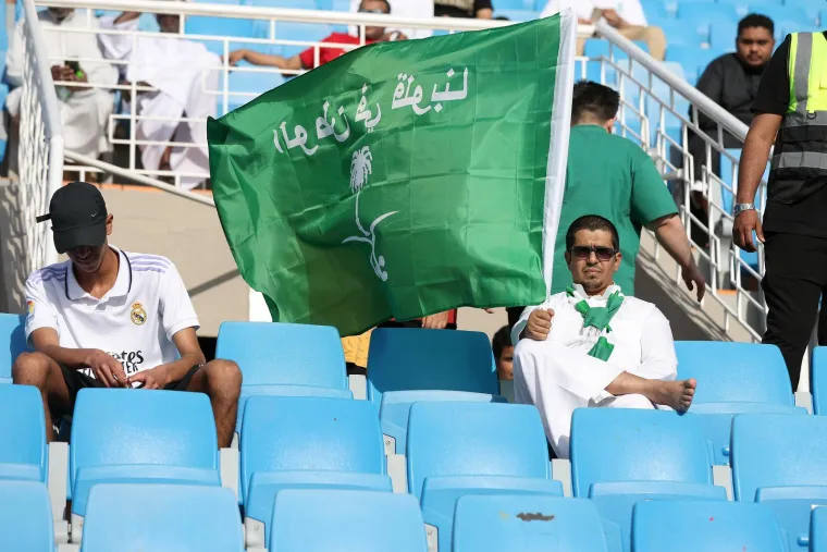 Prelijepe Hrvatice plijenile pažnju na stadionu, a jedna Saudijka imala je posebnu poruku za Luku Modrića
