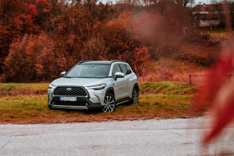 Početna cijena modela Corolla Cross je 267.700 kn (35.529,90 EUR) uz LUNA paket opreme koji također sadrži napredni paket aktivne sigurnosti Toyota Safety Sense, a povodom predstavljanja Corolle Cross u Hrvatskoj pripremljena je posebna ponuda za mjesečnu ratu od 1.883,63 kn / 250,00 &euro; uz Toyota Easy financiranje.