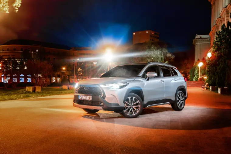 Najprodavaniji automobil na svijetu je narastao i sada dolazi i kao SUV: U Hrvatsku stigla nova Toyota, a znamo i cijenu