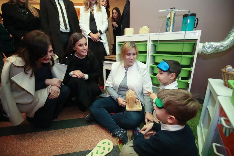 Kraljica Letizia i na&scaron;a Sanja zablistale u savr&scaron;enim izdanjima: Svi se pitaju i tko je misteriozna crnka u dru&scaron;tvu ministra?