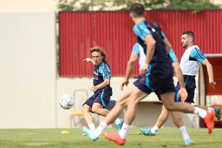 Neočekivani gosti na treningu iznenadili Vatrene: Zanimljiv detalj na Vlašićevim kopačkama