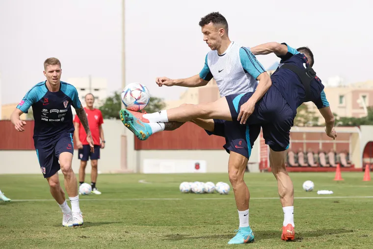 Neočekivani gosti na treningu iznenadili Vatrene: Zanimljiv detalj na Vla&scaron;ićevim kopačkama