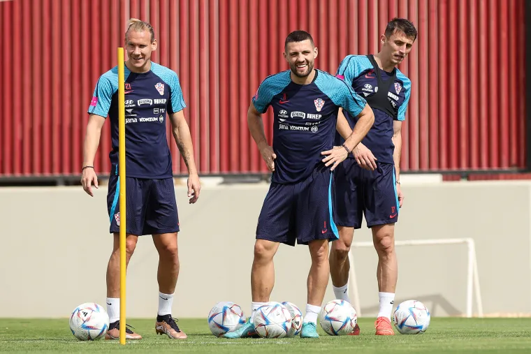 Neočekivani gosti na treningu iznenadili Vatrene: Zanimljiv detalj na Vla&scaron;ićevim kopačkama