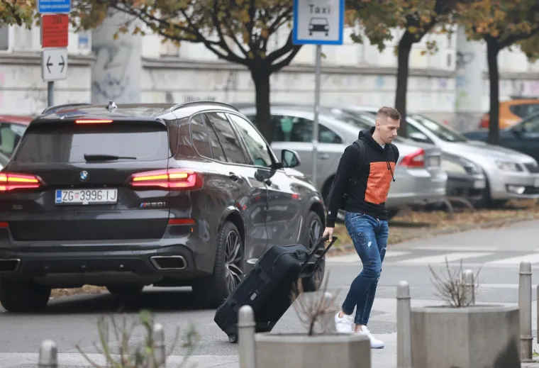 Mislav Or&scaron;ić je do nedavno bio ljubitelj Mercedesa, ali je na posljednje okupljanje pred Katar stigao u BMW-u X5 M50i, vrijednom također oko milijun kuna 