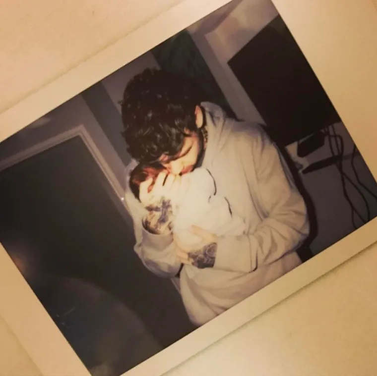 Bivši pjevač grupe One Direction Liam Payne iznenadio je svoje obožavatelje viješću da je postao otac u 23. godini života. Prvo dijete dobio je s bivšom djevojkom Cheryl Cole.