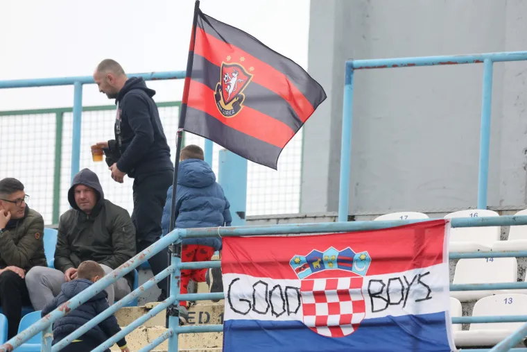 7. mjesto (Gorica) - U stvarnosti se nalaze na posljednjem mjestu, no unatoč lošem stanju na ljestvici ove naše lige se nalaze u sigurnoj zoni. Na utakmicama Goricu prati prosječno 1607 navijača zbog kojih su zauzeli sedmo mjesto.