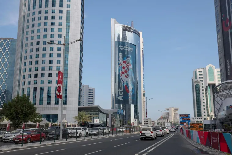 Na ogromnom neboderu u Dohi osvanuo najveći Modrić ikad: Jedna je od najvećih zvijezda SP-a, ovo su 'kraljevski' kadrovi