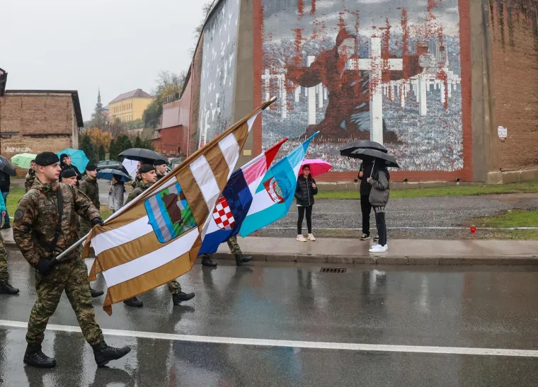 Pogledajte ove prizore: Građani Vukovara i brojni domoljubi odali počast Gradu heroju u Domovinskom ratu