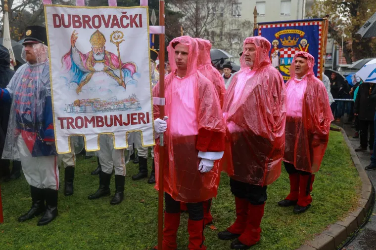 Pogledajte ove prizore: Građani Vukovara i brojni domoljubi odali počast Gradu heroju u Domovinskom ratu