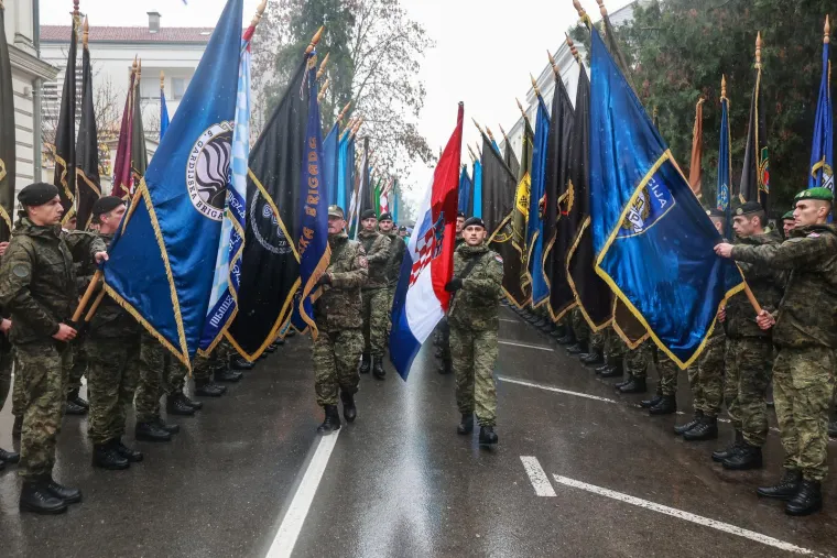 Pogledajte ove prizore: Građani Vukovara i brojni domoljubi odali počast Gradu heroju u Domovinskom ratu