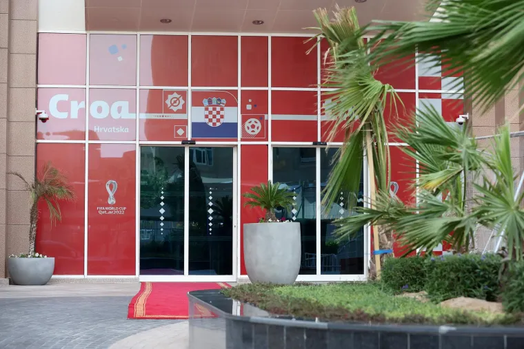 Nakon slijetanja u Dohu Vatreni su stigli u superluksuzni hotel, ali tamo se nisu dugo zadržali