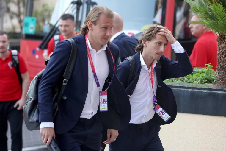 Vatreni stigli u Dohu u sjajnom raspoloženju! Modrić namigivao reporterima i navijačima