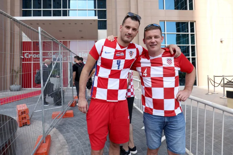 Vatreni stigli u Dohu u sjajnom raspoloženju! Modrić namigivao reporterima i navijačima