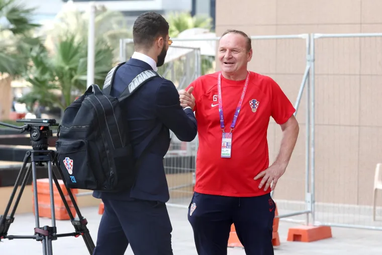 Vatreni stigli u Dohu u sjajnom raspoloženju! Modrić namigivao reporterima i navijačima