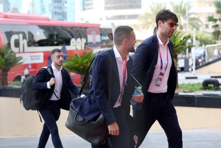 Vatreni stigli u Dohu u sjajnom raspoloženju! Modrić namigivao reporterima i navijačima