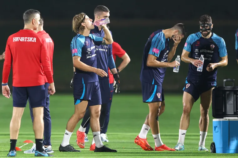 Hrvatska odradila prvi trening u Dohi: Jedan Vatreni trenira odvojeno, zaigrao i Ćorluka