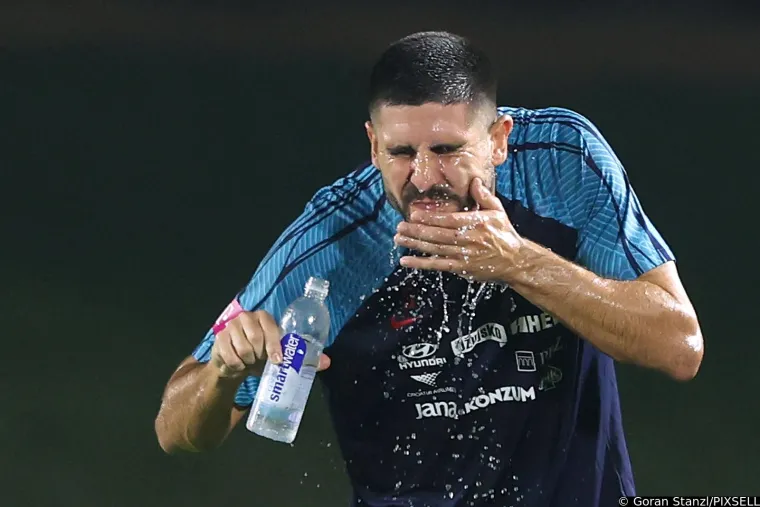 Pogledajte fotografije s prvog treninga Vatrenih u Kataru: Ćorluka u&scaron;ao u duel s Gvardiolom