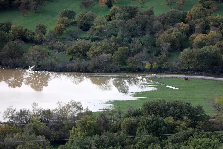 Uni&scaron;teni auti, trgovine, podrumi i ceste. Pogledajte posljedice nezapamćene ki&scaron;e u Novom Vinodolskom