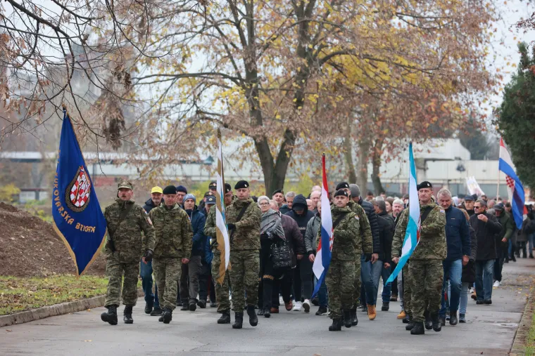 U Borovu odana počast stradalim žrtvama, došle i 'Žene u crnom' iz Beograda