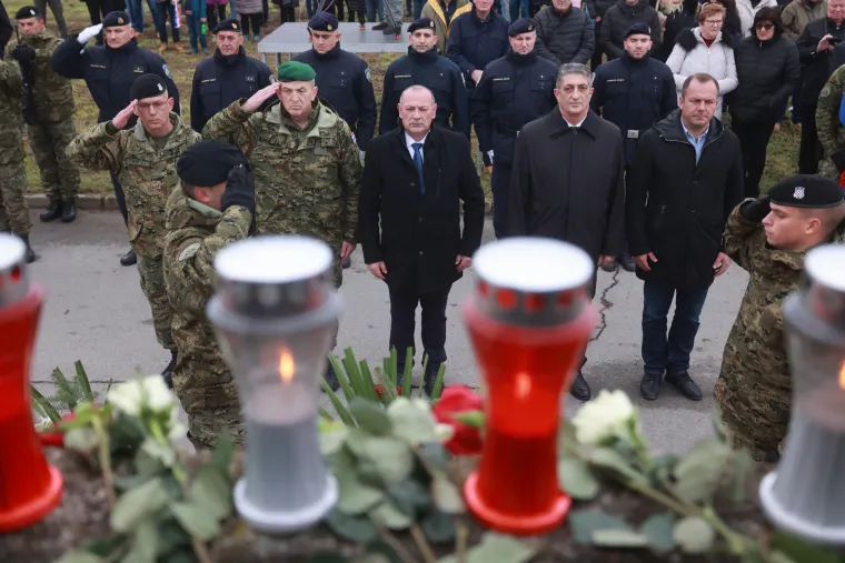 U Borovu odana počast stradalim žrtvama, došle i 'Žene u crnom' iz Beograda