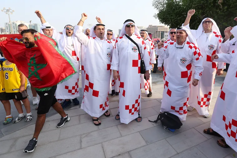 GALERIJA Hrvatski navijači apsolutni hit na ulicama Dohe! Ovakvo izdanje nitko nije očekivao