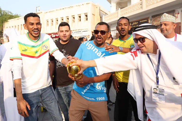 GALERIJA Hrvatski navijači apsolutni hit na ulicama Dohe! Ovakvo izdanje nitko nije očekivao