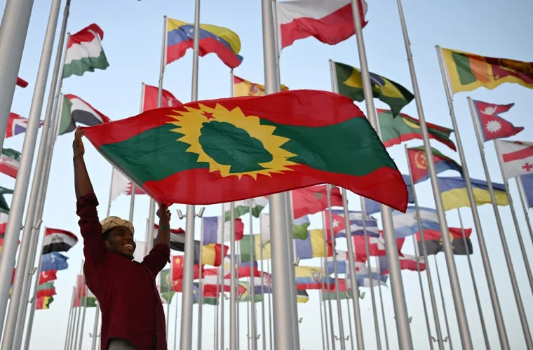 Organizacija je nikakva, tisuće ljudi gužvaju se na žegi bez vode; 'Nisu nas pustili, kažu da djeci neće biti lijepo'