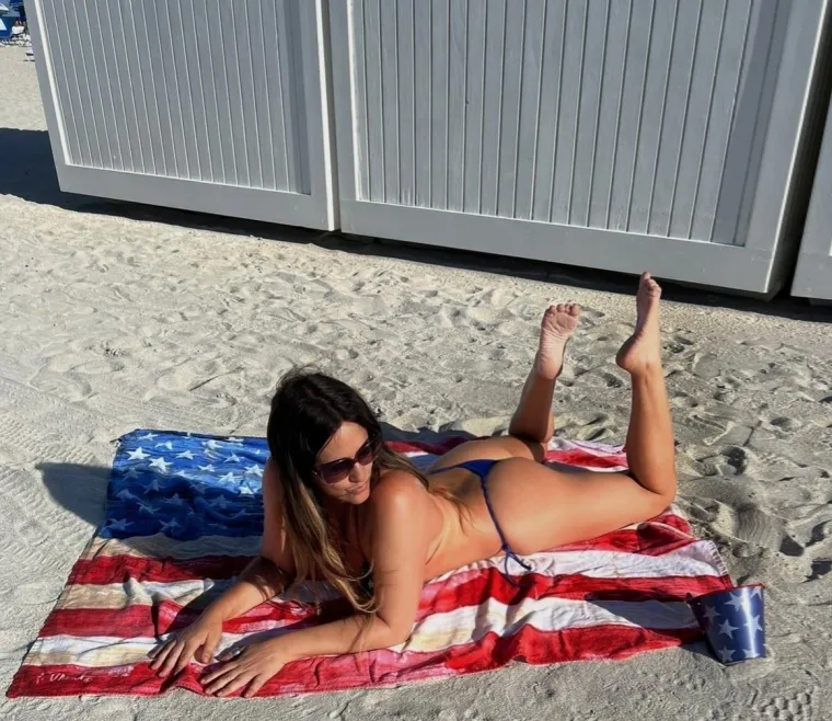 Atraktivna sutkinja napravila pomutnju, a jo&scaron; nije ni do&scaron;la u Katar: Kako će na ovakvo vruće pona&scaron;anje gledati konzervativni domaćin?