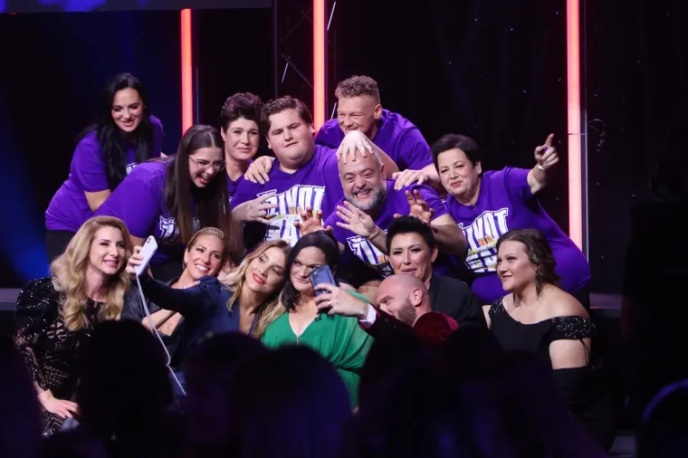 &quot;Osjećam se ženstveno i seksi, kao diva. Nikad nije kasno i uvijek ima vremena okrenuti novi list i živjeti život punim plućima&quot;, rekla je Željka Mateša i zaradila ovacije publike.