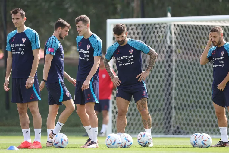 Livaja se vratio treninzima s reprezentacijom, Gvardiol s maskom kao Batman, a Modrić pokazao svu svoju snagu