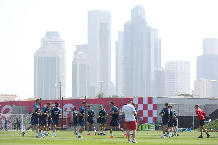 Livaja se vratio treninzima s reprezentacijom, Gvardiol s maskom kao Batman, a Modrić pokazao svu svoju snagu