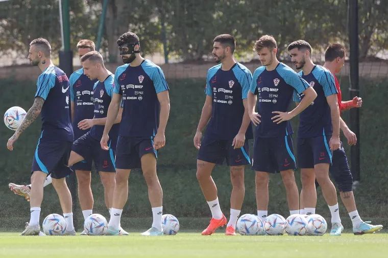 Livaja se vratio treninzima s reprezentacijom, Gvardiol s maskom kao Batman, a Modrić pokazao svu svoju snagu