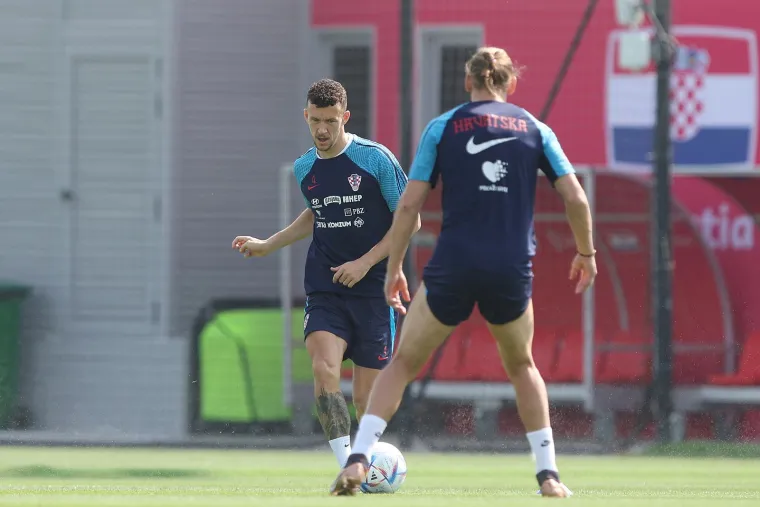 Livaja se vratio treninzima s reprezentacijom, Gvardiol s maskom kao Batman, a Modrić pokazao svu svoju snagu