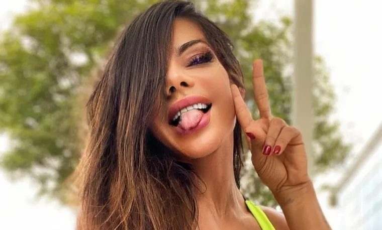 Suzy Cortez je poznata brazilska manekenka, sportašica, TV voditeljica i pobjednica Miss Bumbum 2015. Za neupućene, Miss Bumbum je brazilsko natjecanje ljepote koje nagrađuje manekenku s najboljom stražnjicom u zemlji...