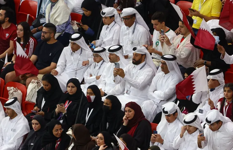 Nepoznata ljepotica u hidžabu plijenila pažnju svih na tribinama Al-Bayta