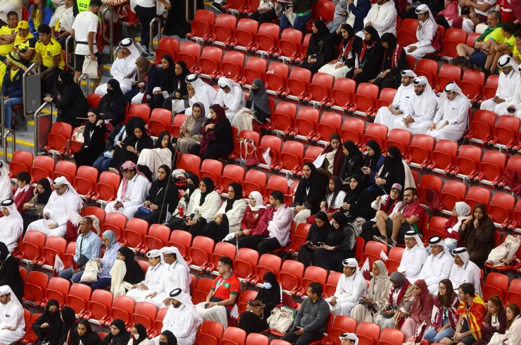 Nepoznata ljepotica u hidžabu plijenila pažnju svih na tribinama Al-Bayta