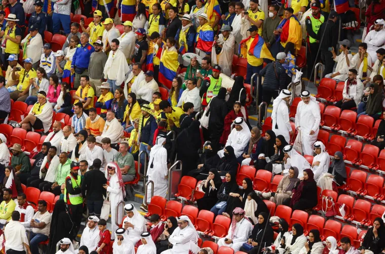 Nepoznata ljepotica u hidžabu plijenila pažnju svih na tribinama Al-Bayta