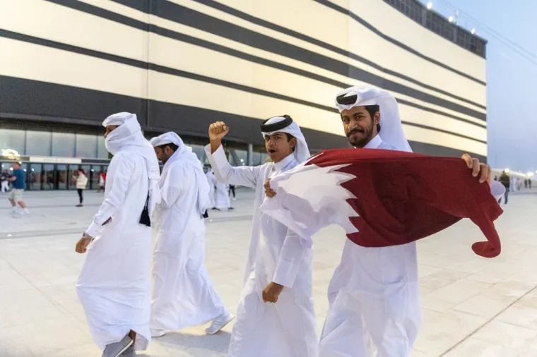 Nepoznata ljepotica u hidžabu plijenila pažnju svih na tribinama Al-Bayta