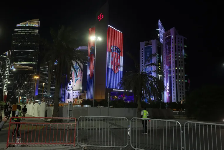 Epski prizor iz Katara koji će razveseliti sve Hrvate: Pogledajte što je zasjalo na neboderu u Dohi