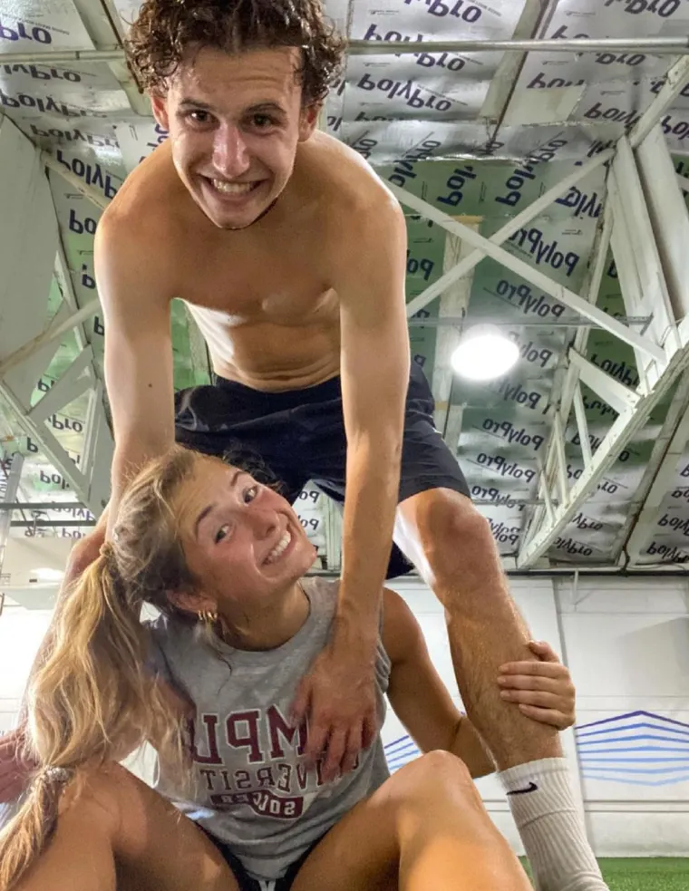 Nogometaše SAD-a su nakon razočaranja tješile one: 'Glamurozne su. Jedna je imala vezu na daljinu, druga ne zna hoće li navijati za Njemačku ili Ameriku'