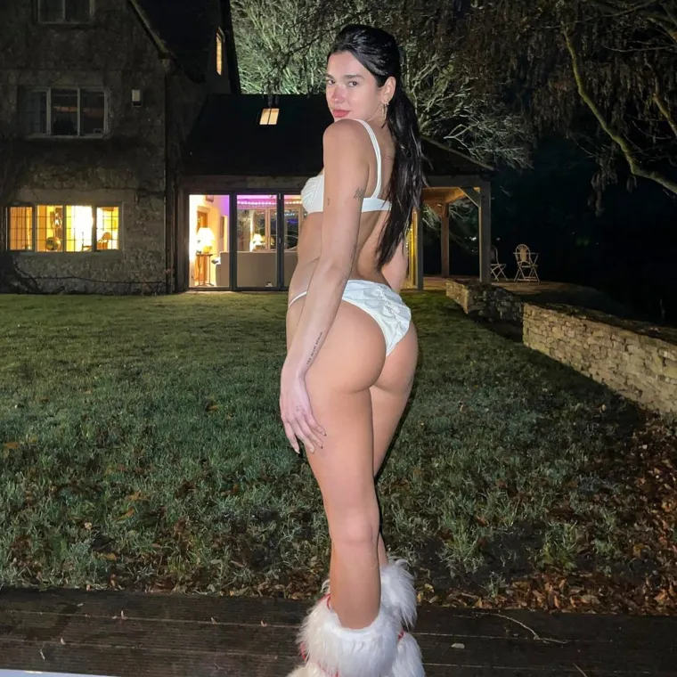 Nije čudo da Dua Lipa slovi za jednu od najhot žena na svijetu: Simpatična, prezgodna, totalno prirodna i skroz opuštena