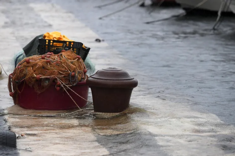 Poplavljene ulice u Rijeci i &Scaron;ibeniku, more se diglo do ruba rive: Najavljena obilna ki&scaron;a i pljuskovi s grmljavinom, moguć je i snijeg
