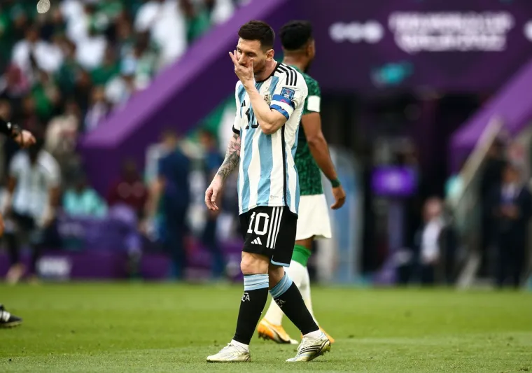 Messi nije mogao vjerovati &scaron;to mu se dogodilo: Bio je lud, utučen i skrivao lice od srama: Nikad ovako lo&scaron;e nije izgledao