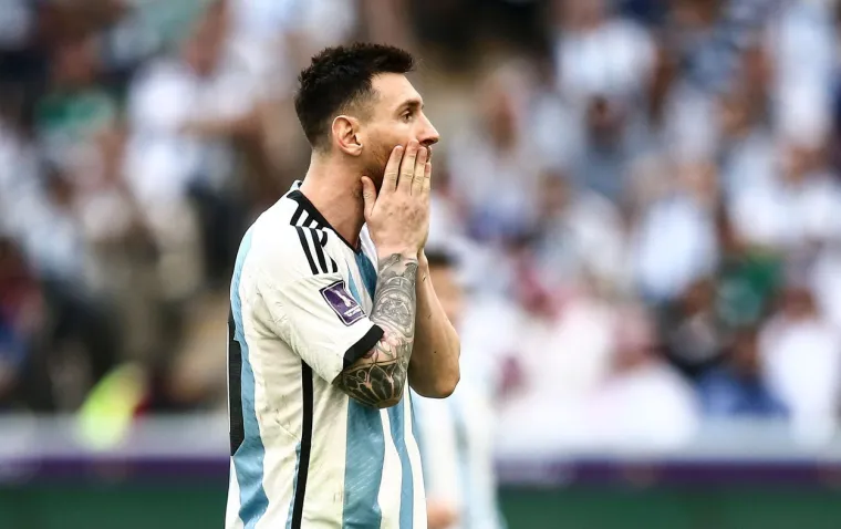 Messi nije mogao vjerovati &scaron;to mu se dogodilo: Bio je lud, utučen i skrivao lice od srama: Nikad ovako lo&scaron;e nije izgledao