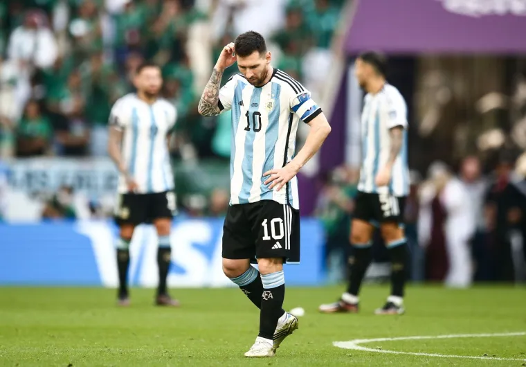 Messi nije mogao vjerovati &scaron;to mu se dogodilo: Bio je lud, utučen i skrivao lice od srama: Nikad ovako lo&scaron;e nije izgledao