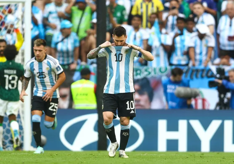 Messi nije mogao vjerovati &scaron;to mu se dogodilo: Bio je lud, utučen i skrivao lice od srama: Nikad ovako lo&scaron;e nije izgledao