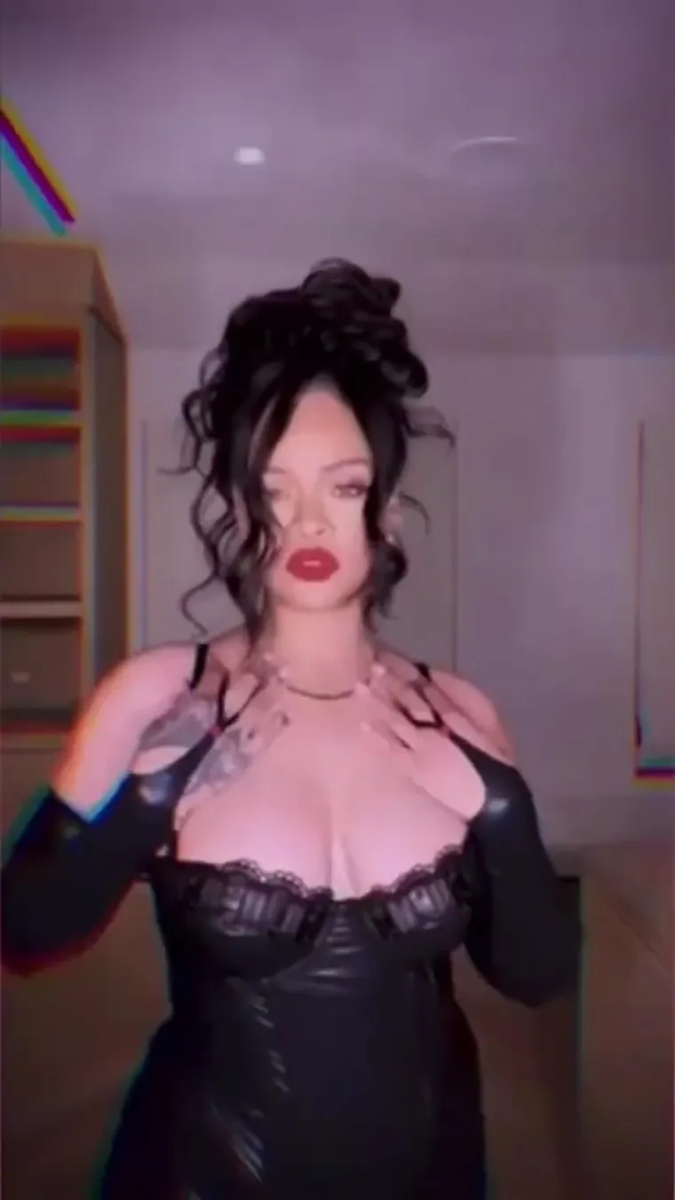 Rihanna pola godine nakon poroda osvanula u vrućem donjem rublju: Priznajemo, nama se malo vrti u glavi...